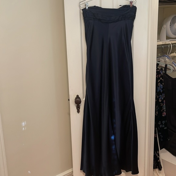 Laundry by Design Navy Silk Gown - Picture 3 of 3